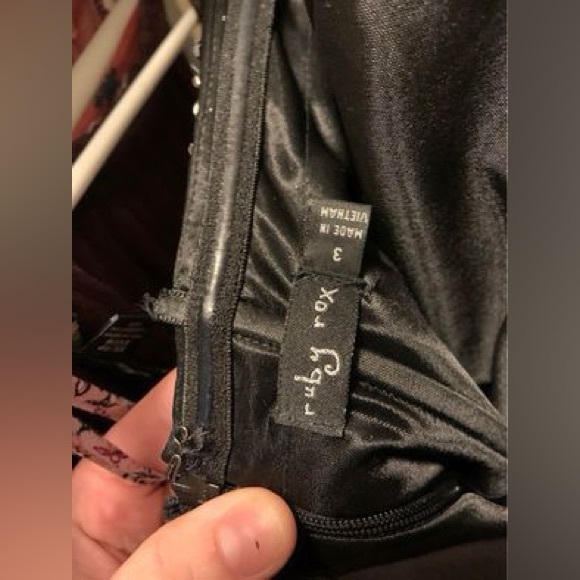 Ruby Fox Prom Dress - Picture 5 of 5